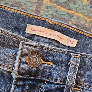 Levi's Women's Skinny Jeans in Classic Denim